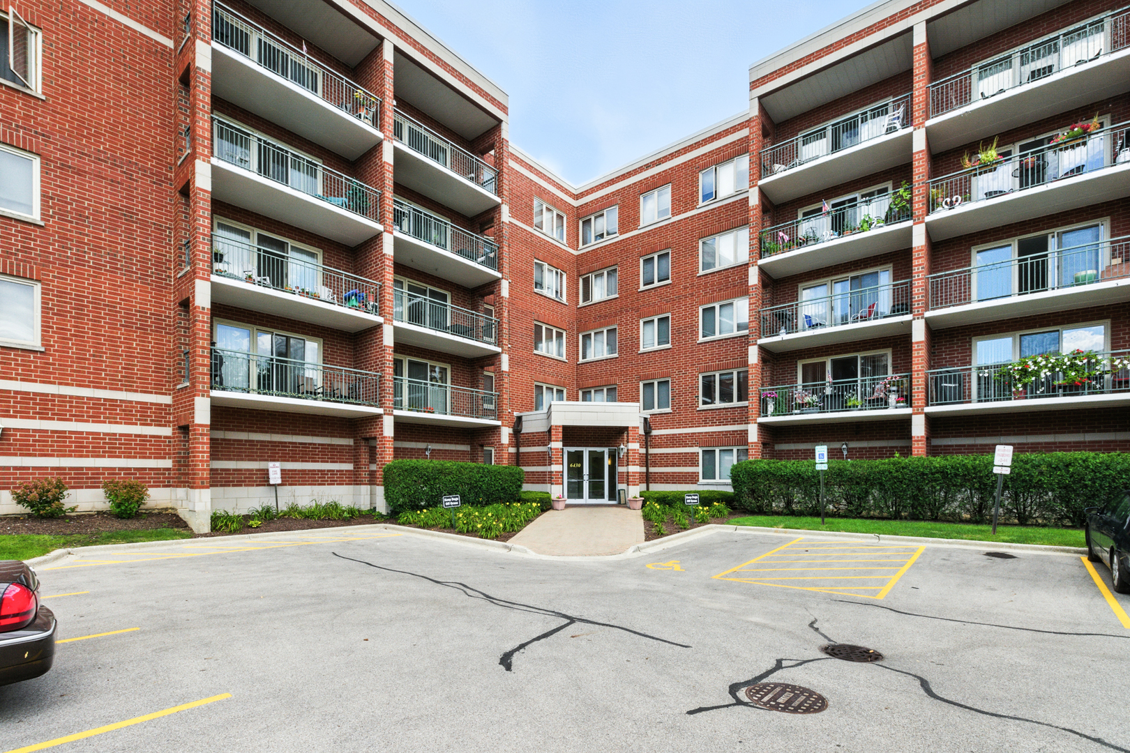 6430 W Berteau Avenue #302, Chicago, IL 60634