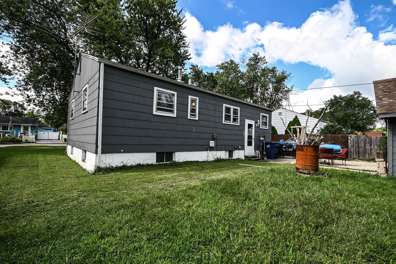 1636 Rice Street, Waukegan, IL 60087