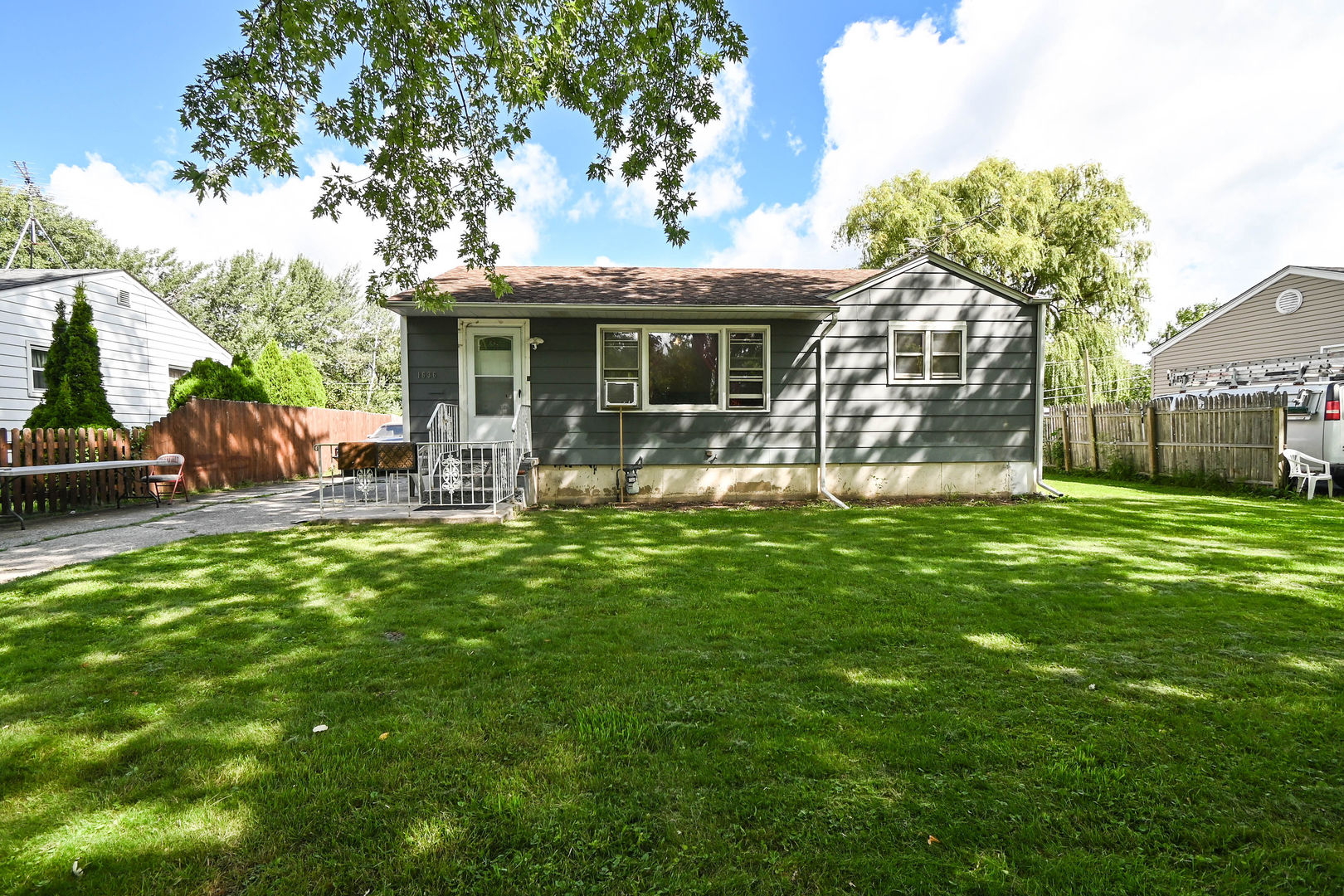 1636 Rice Street, Waukegan, IL 60087