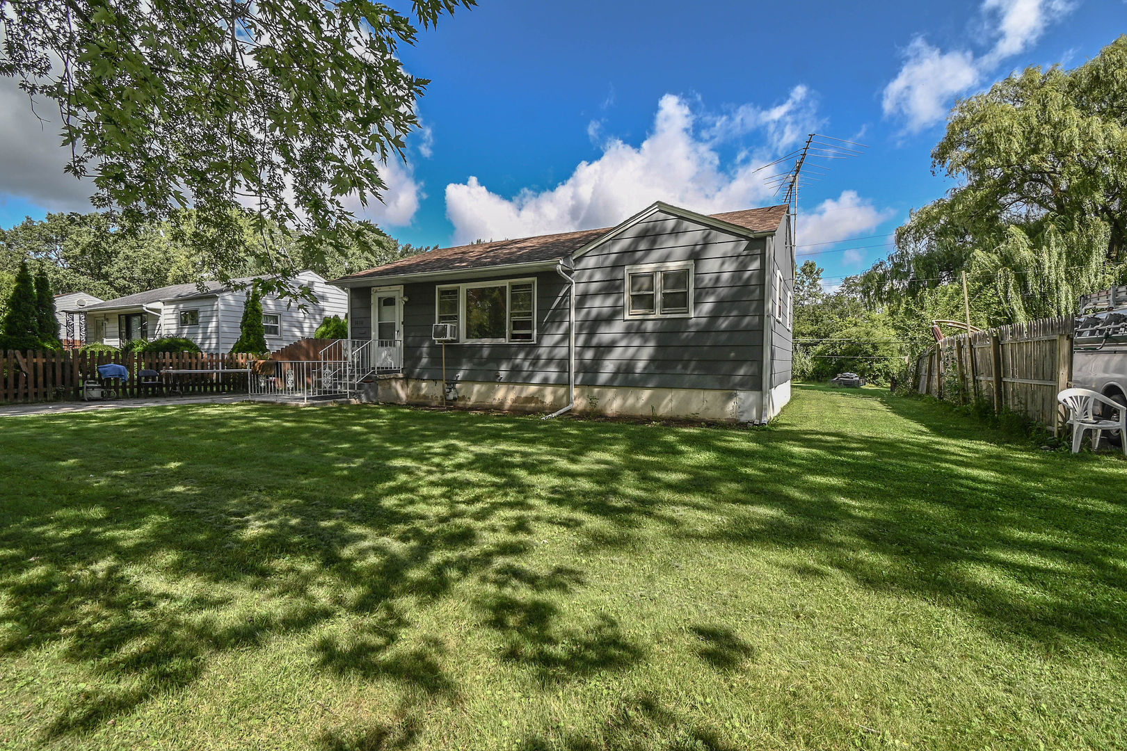 1636 Rice Street, Waukegan, IL 60087