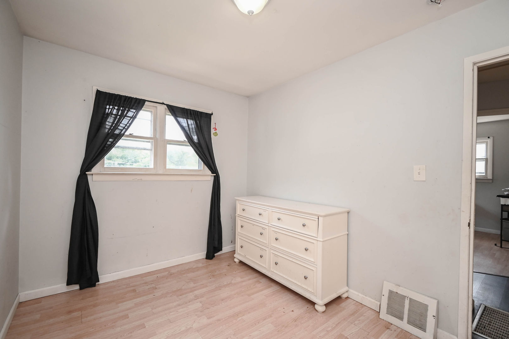 1636 Rice Street, Waukegan, IL 60087