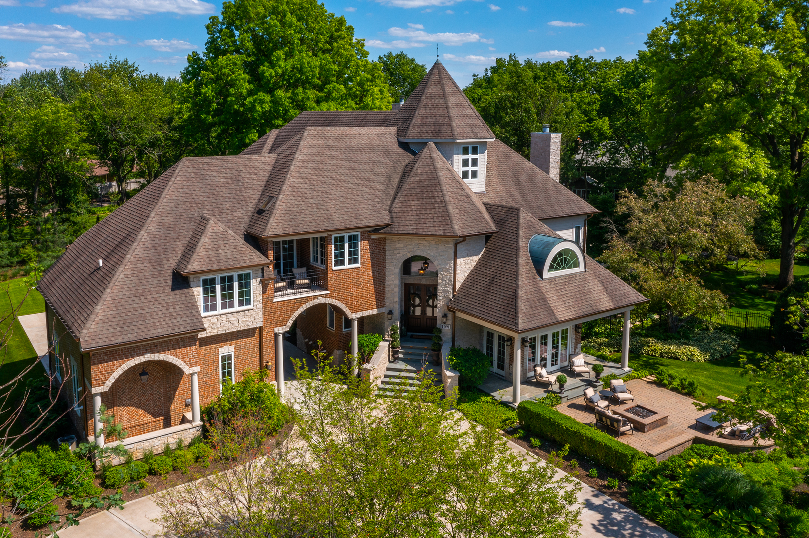 1091 Johnson Drive, Naperville, IL 60540