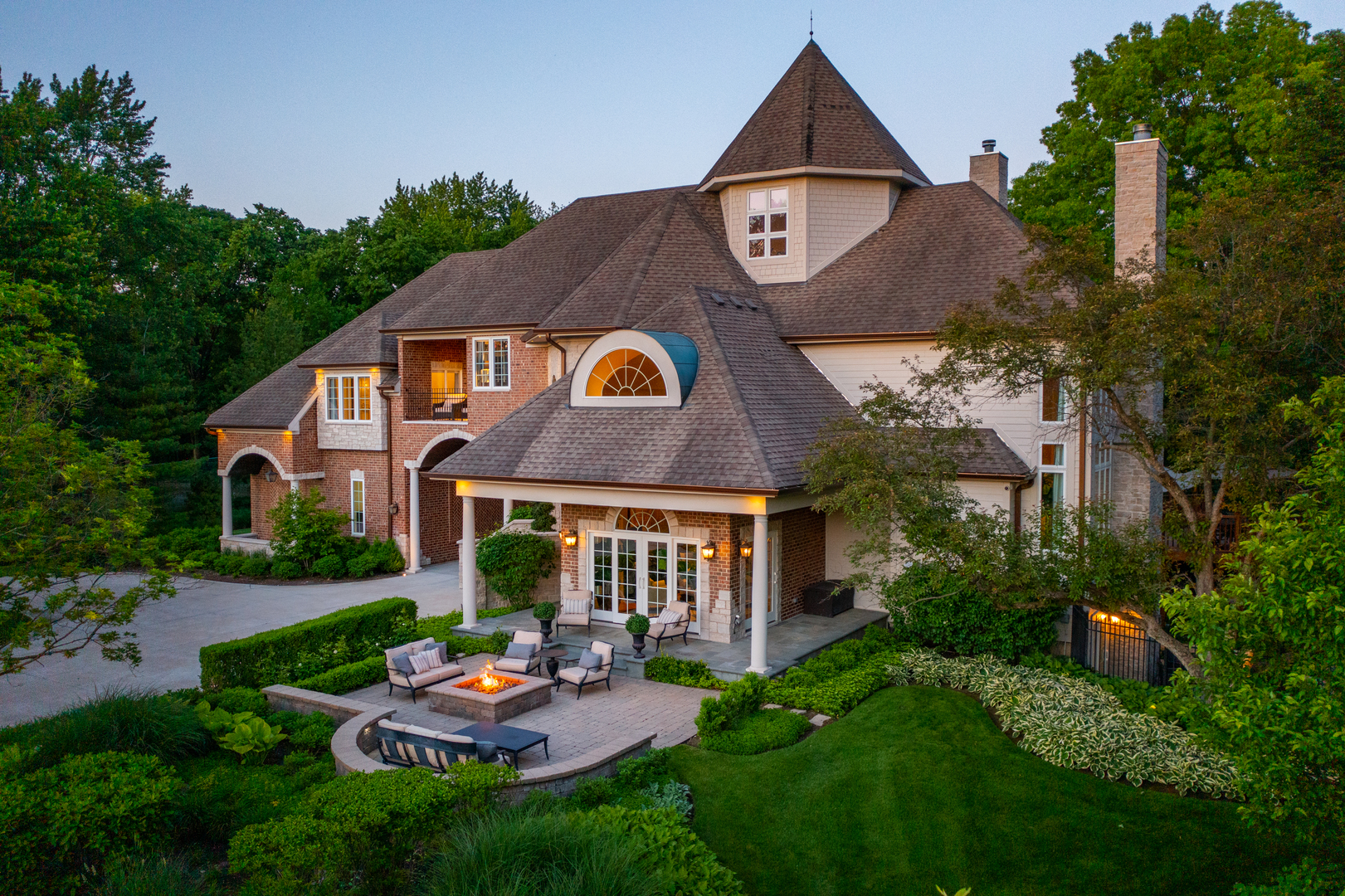 1091 Johnson Drive, Naperville, IL 60540