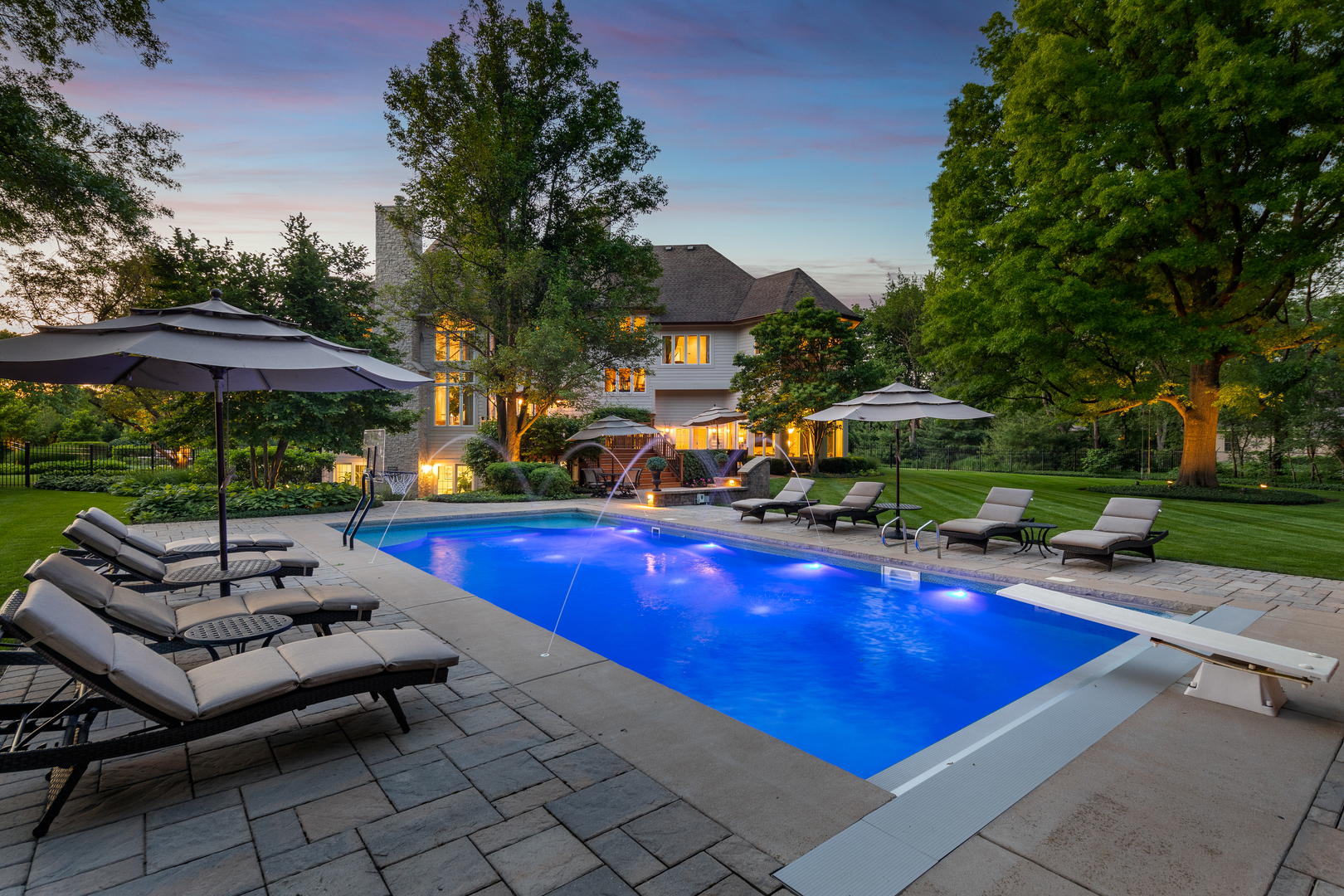 1091 Johnson Drive, Naperville, IL 60540