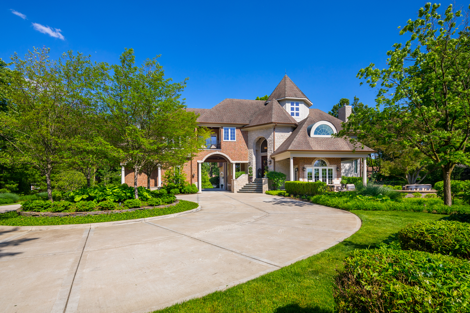 1091 Johnson Drive, Naperville, IL 60540