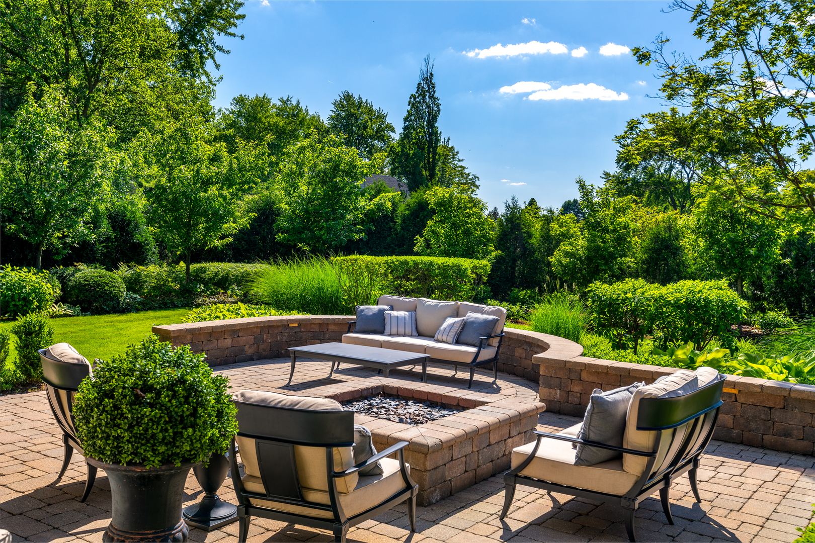 1091 Johnson Drive, Naperville, IL 60540