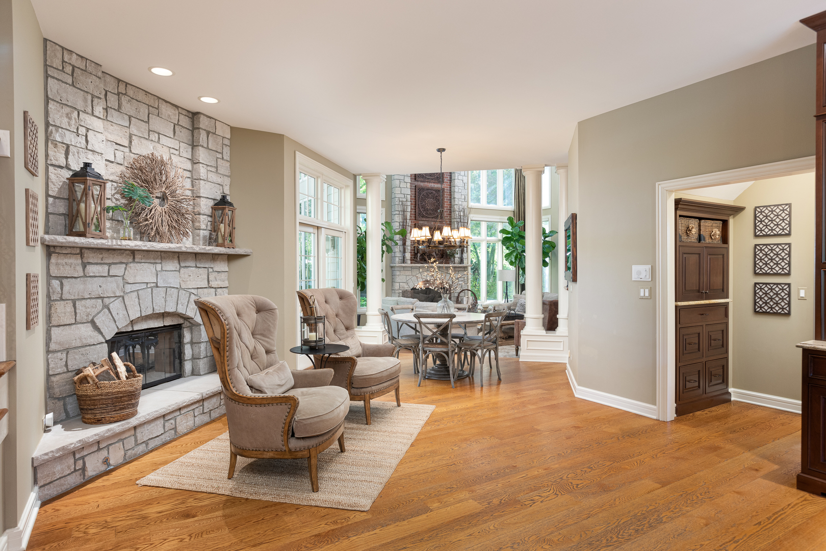 1091 Johnson Drive, Naperville, IL 60540