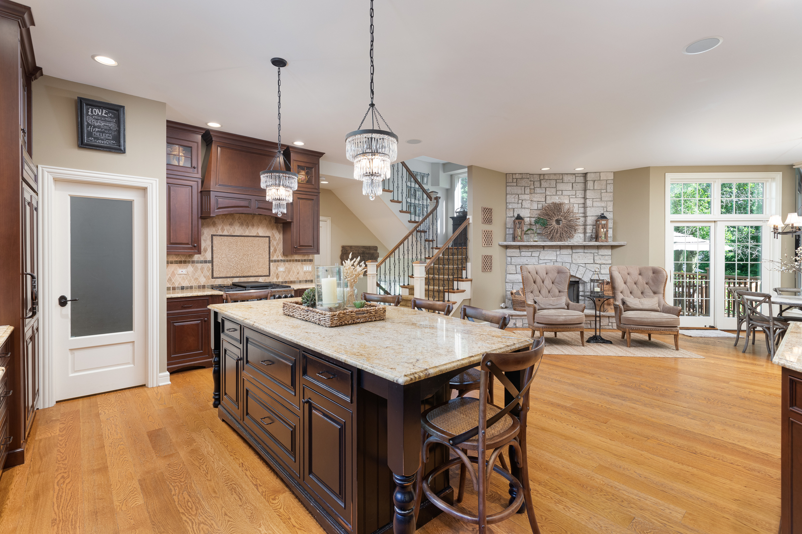 1091 Johnson Drive, Naperville, IL 60540