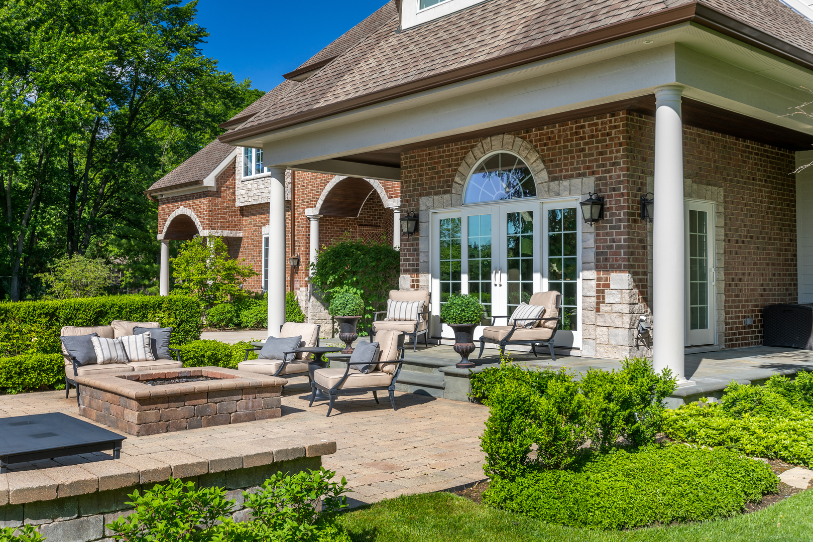 1091 Johnson Drive, Naperville, IL 60540