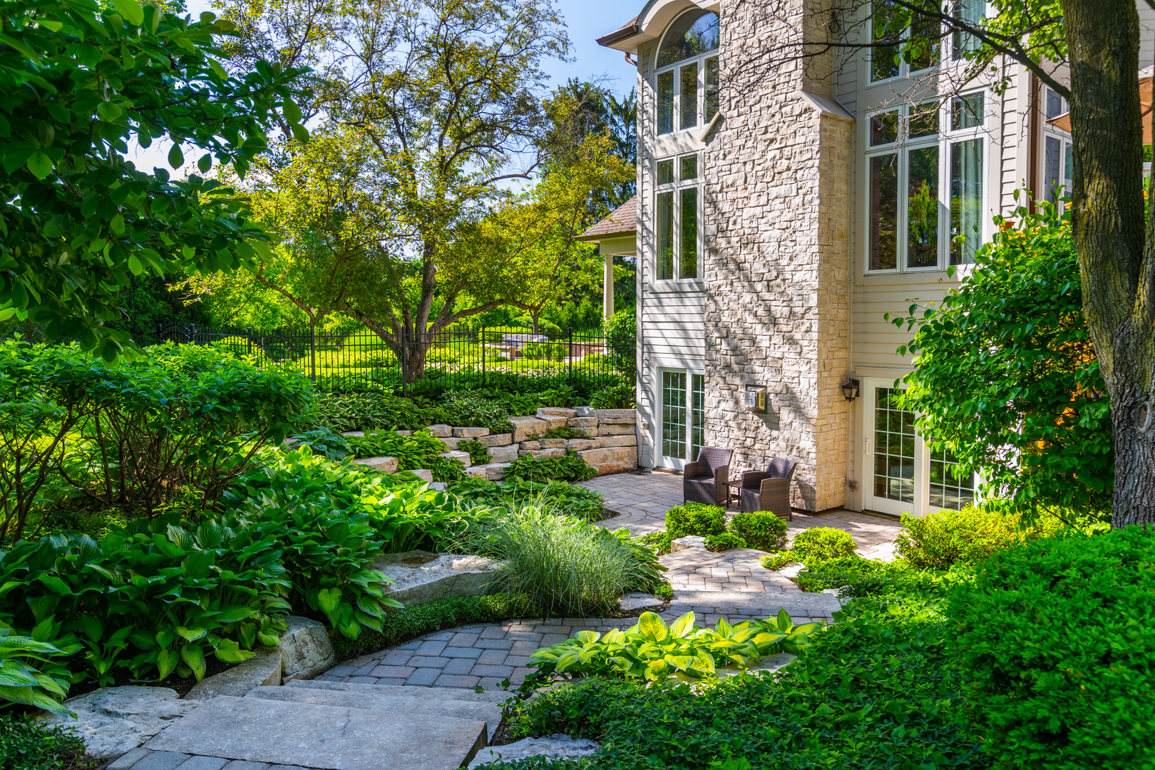 1091 Johnson Drive, Naperville, IL 60540