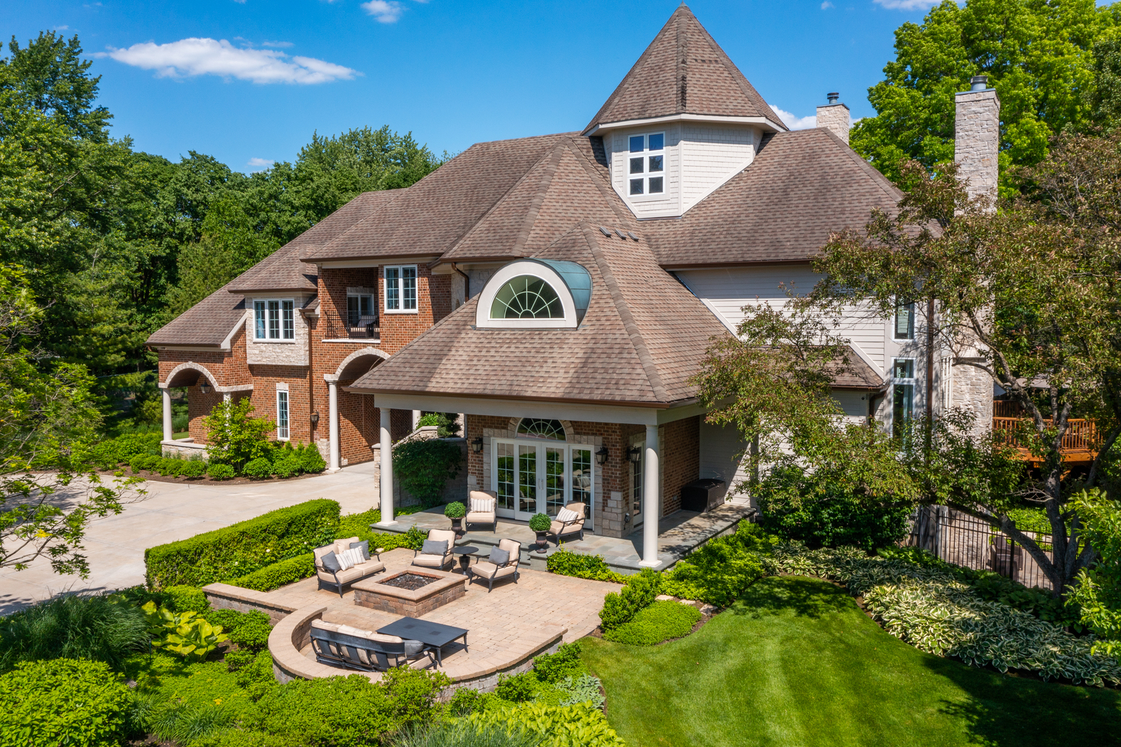 1091 Johnson Drive, Naperville, IL 60540
