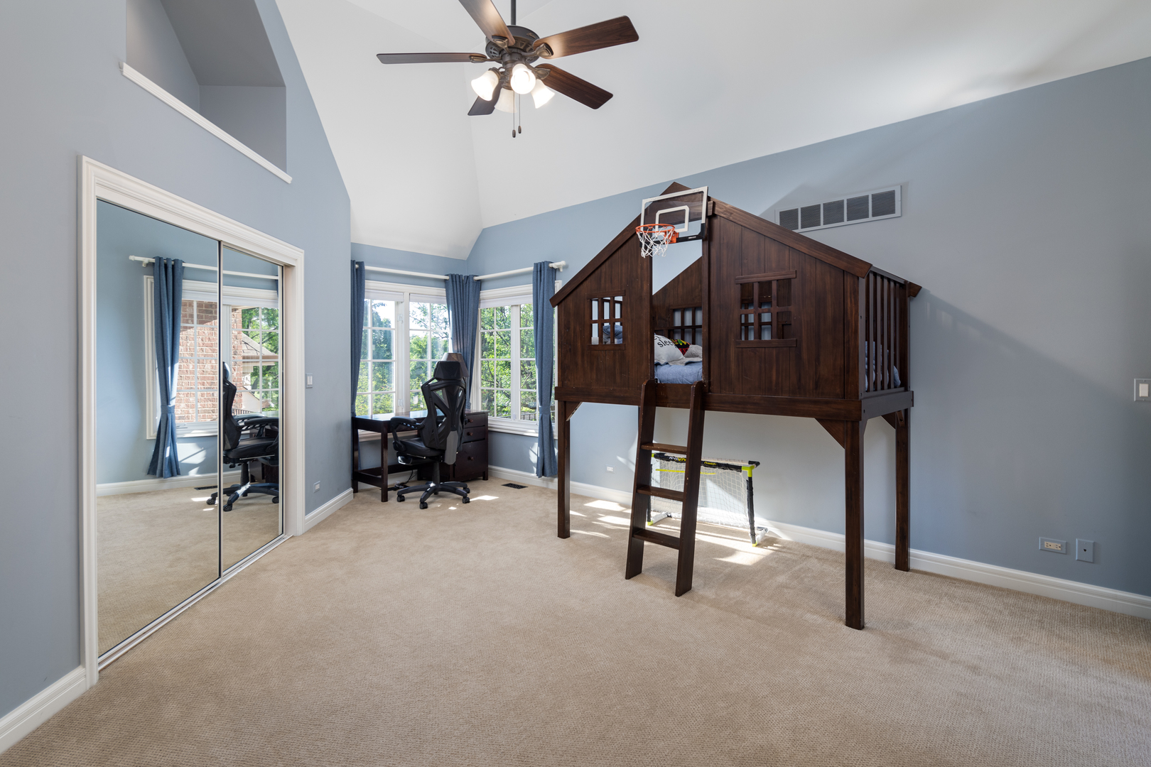 1091 Johnson Drive, Naperville, IL 60540