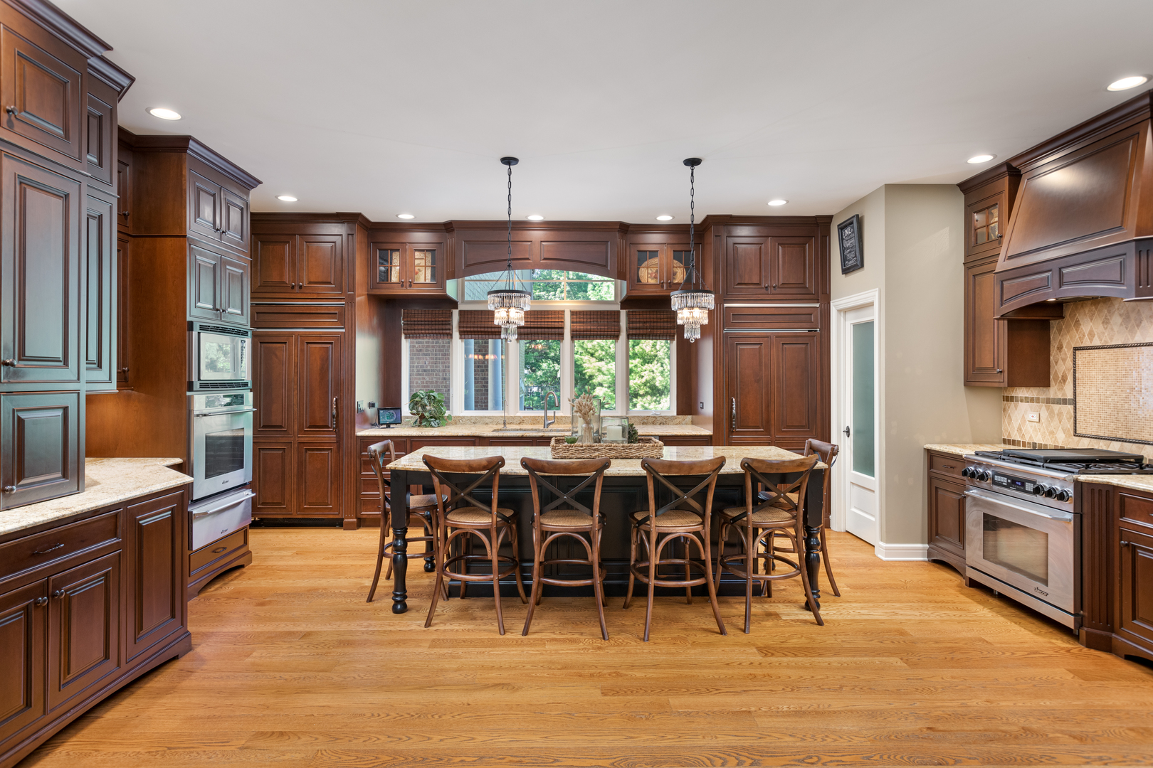 1091 Johnson Drive, Naperville, IL 60540