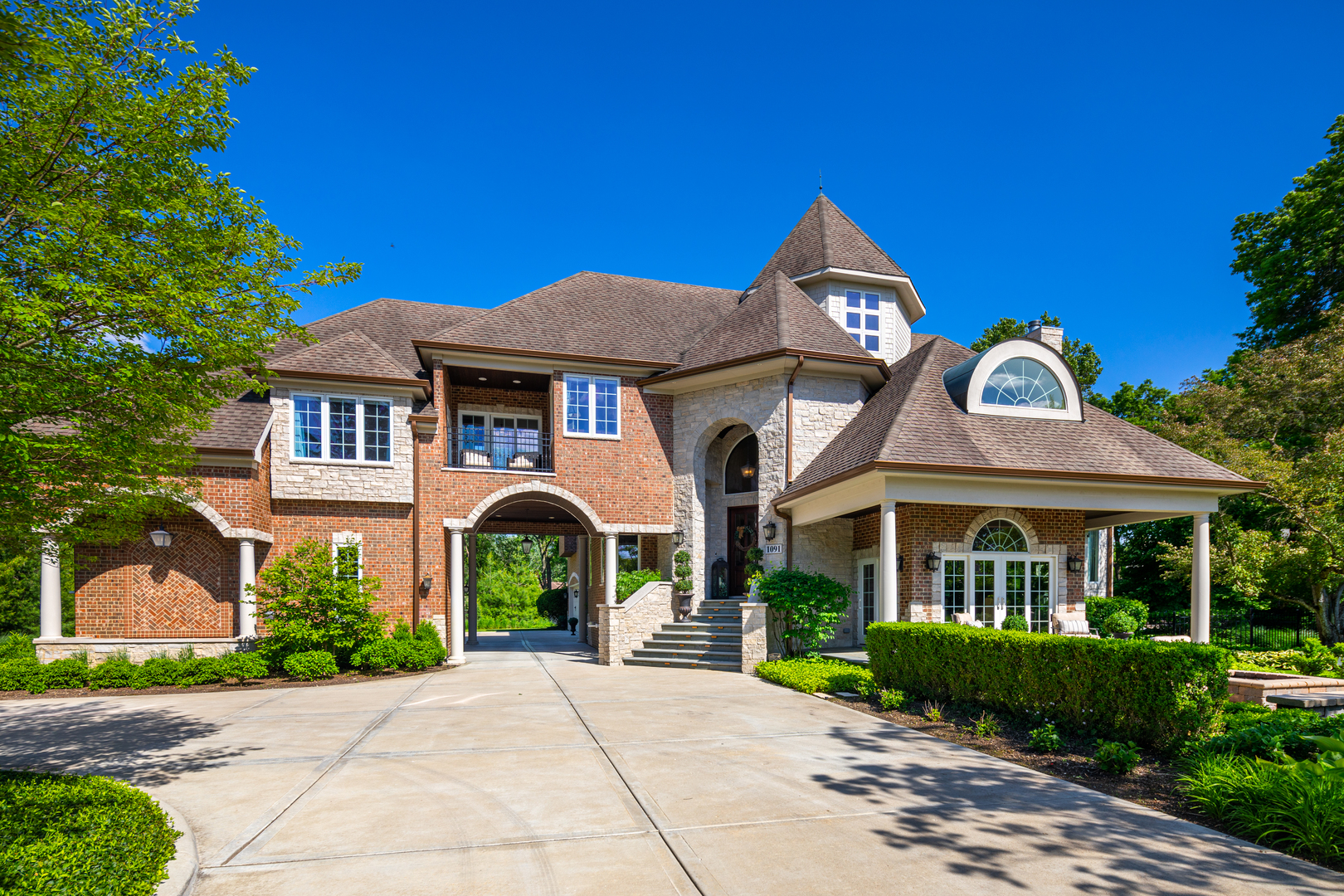 1091 Johnson Drive, Naperville, IL 60540