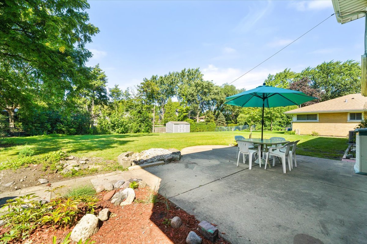 300 S We Go Trail, Mount Prospect, IL 60056