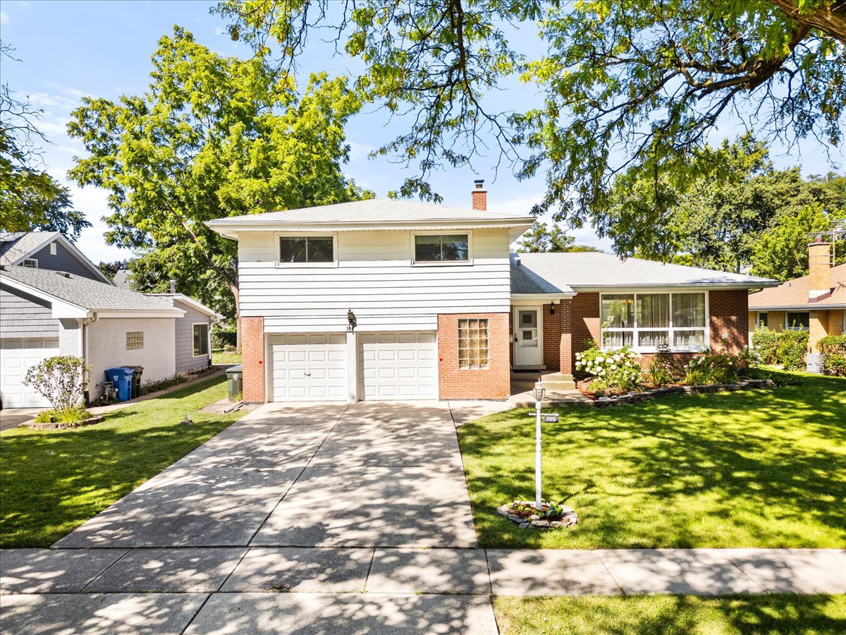 300 S We Go Trail, Mount Prospect, IL 60056