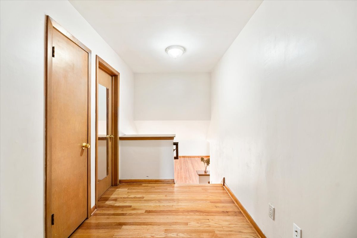300 S We Go Trail, Mount Prospect, IL 60056