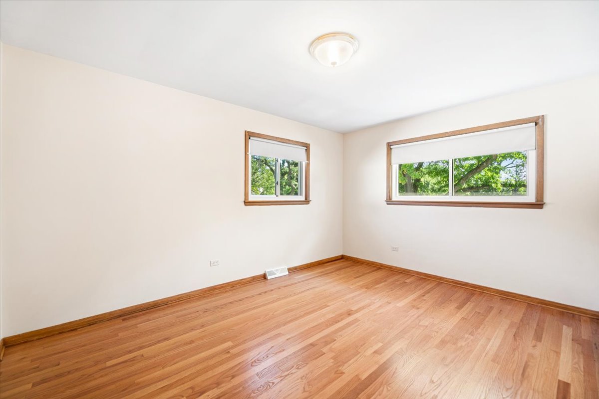300 S We Go Trail, Mount Prospect, IL 60056