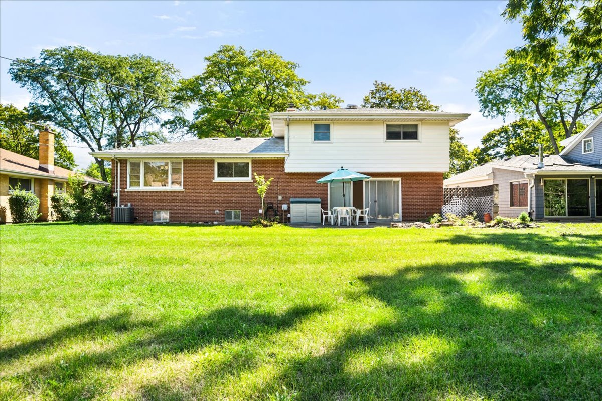 300 S We Go Trail, Mount Prospect, IL 60056
