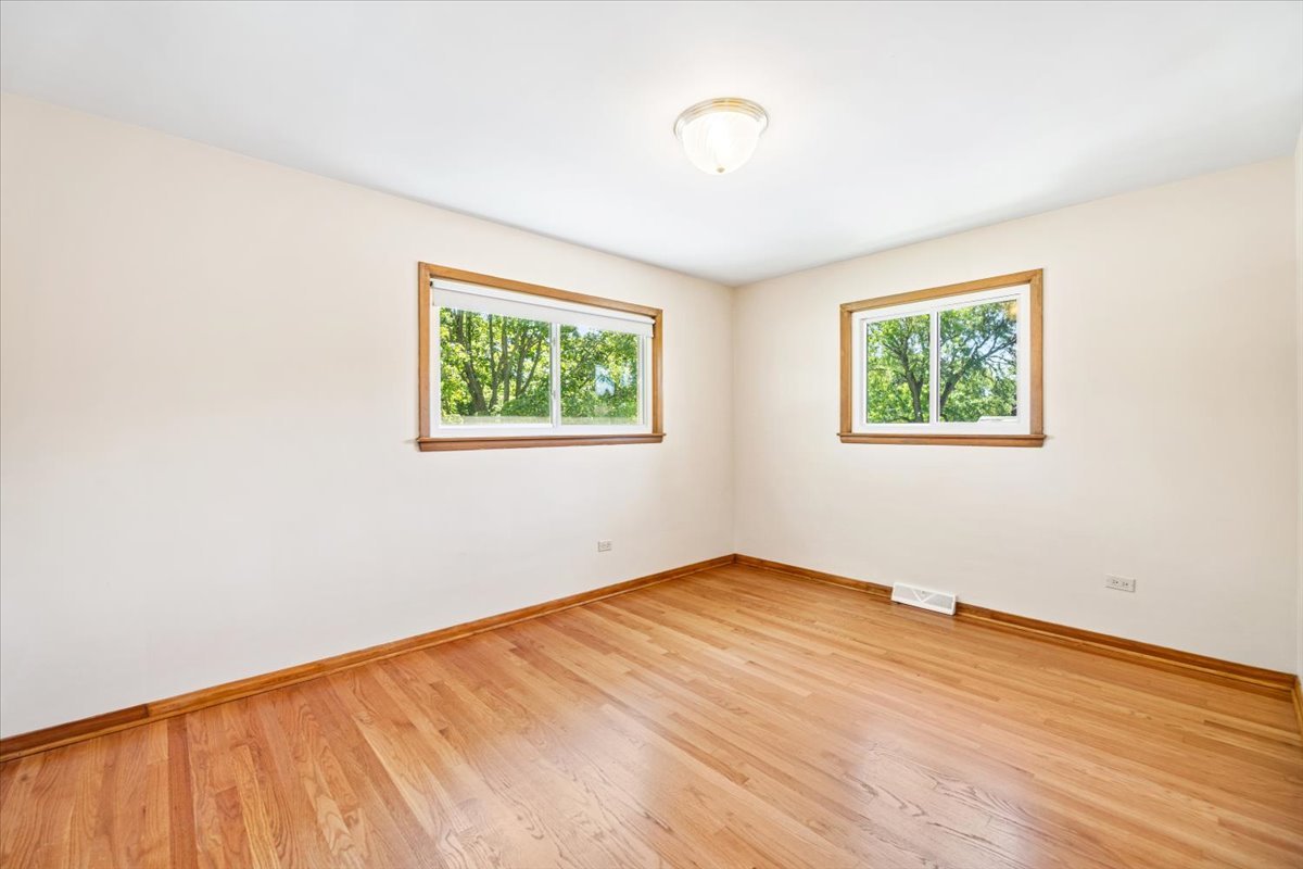300 S We Go Trail, Mount Prospect, IL 60056
