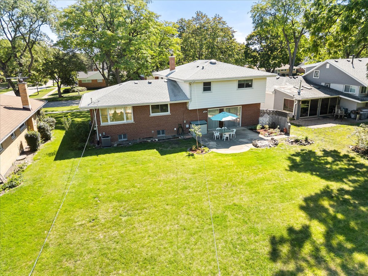 300 S We Go Trail, Mount Prospect, IL 60056