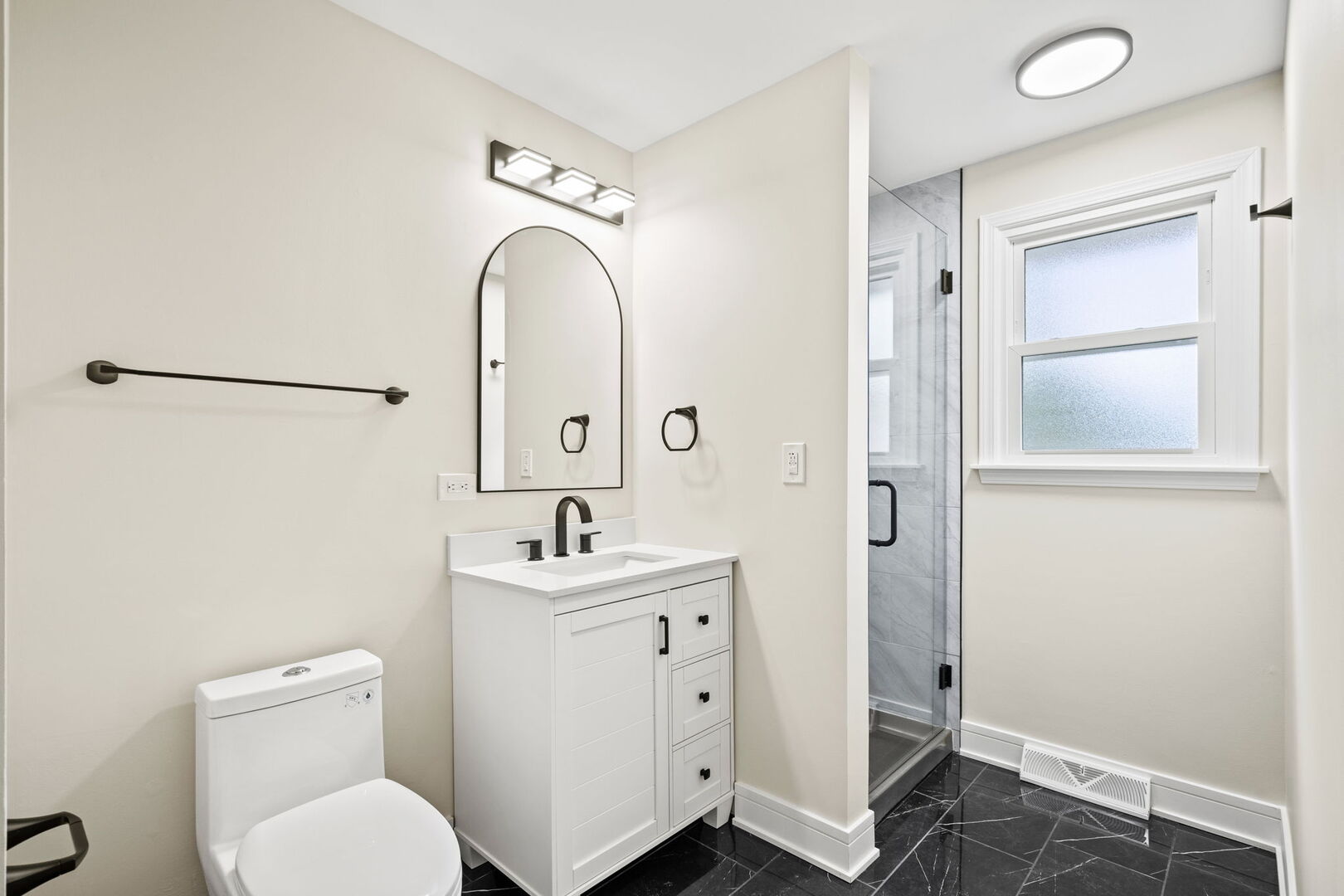 2024 E Wintergreen Avenue, Mount Prospect, IL 60056