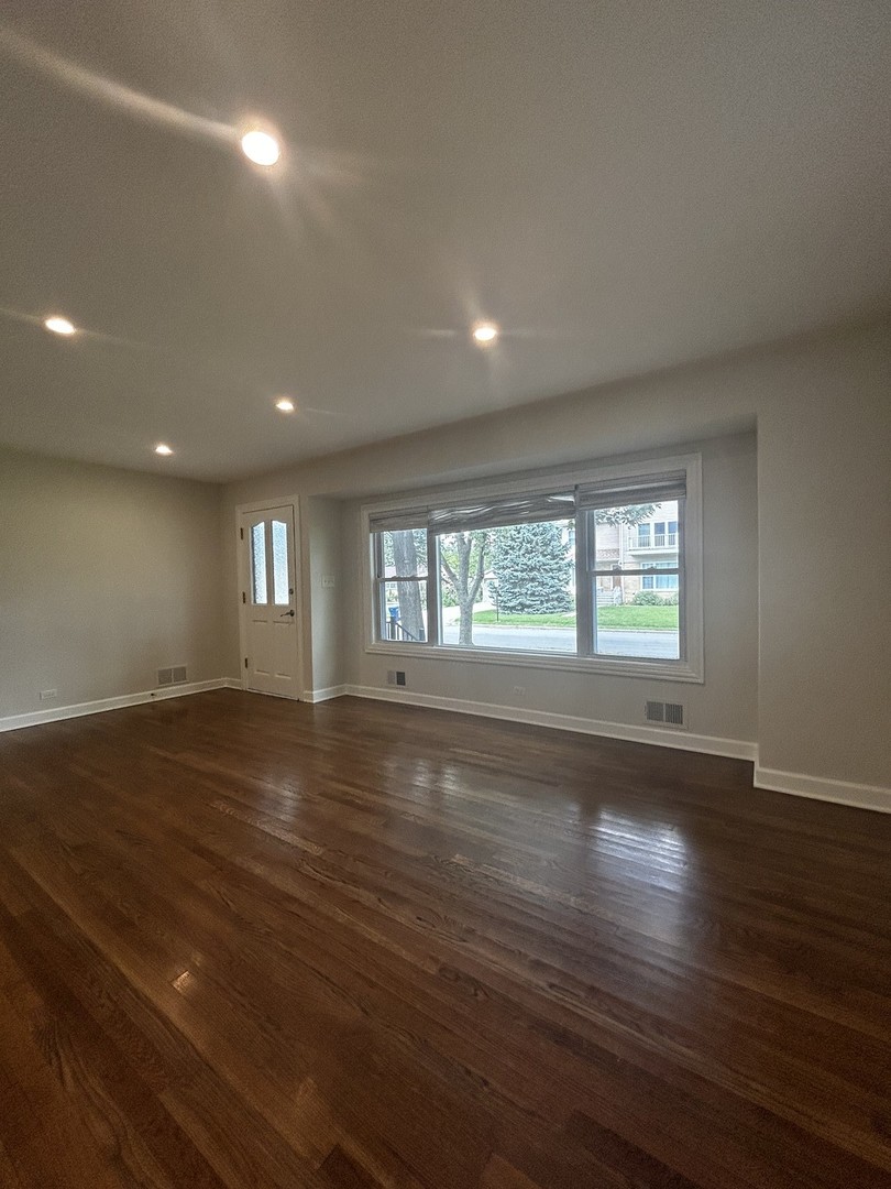 143 Congress Street, Villa Park, IL 60181