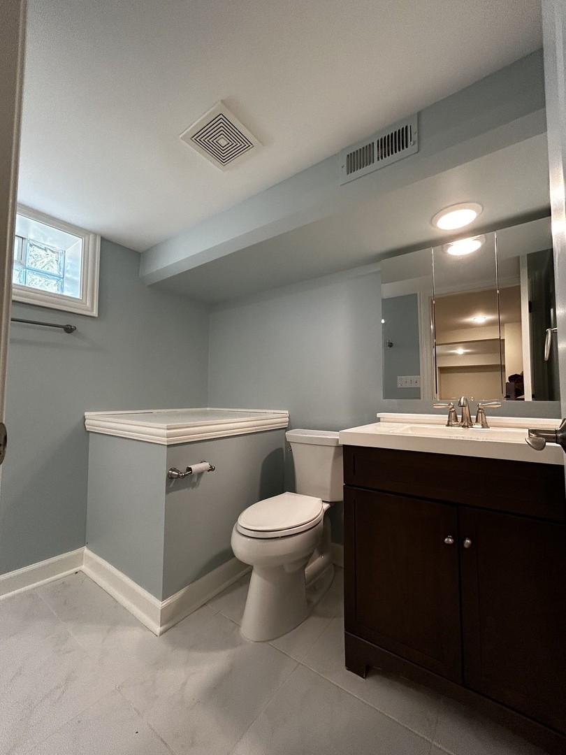 143 Congress Street, Villa Park, IL 60181
