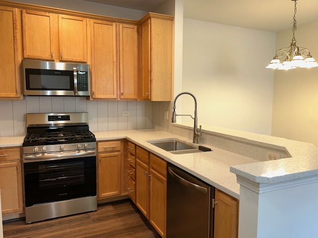2220 Aurora Drive #5, Pingree Grove, IL 60140