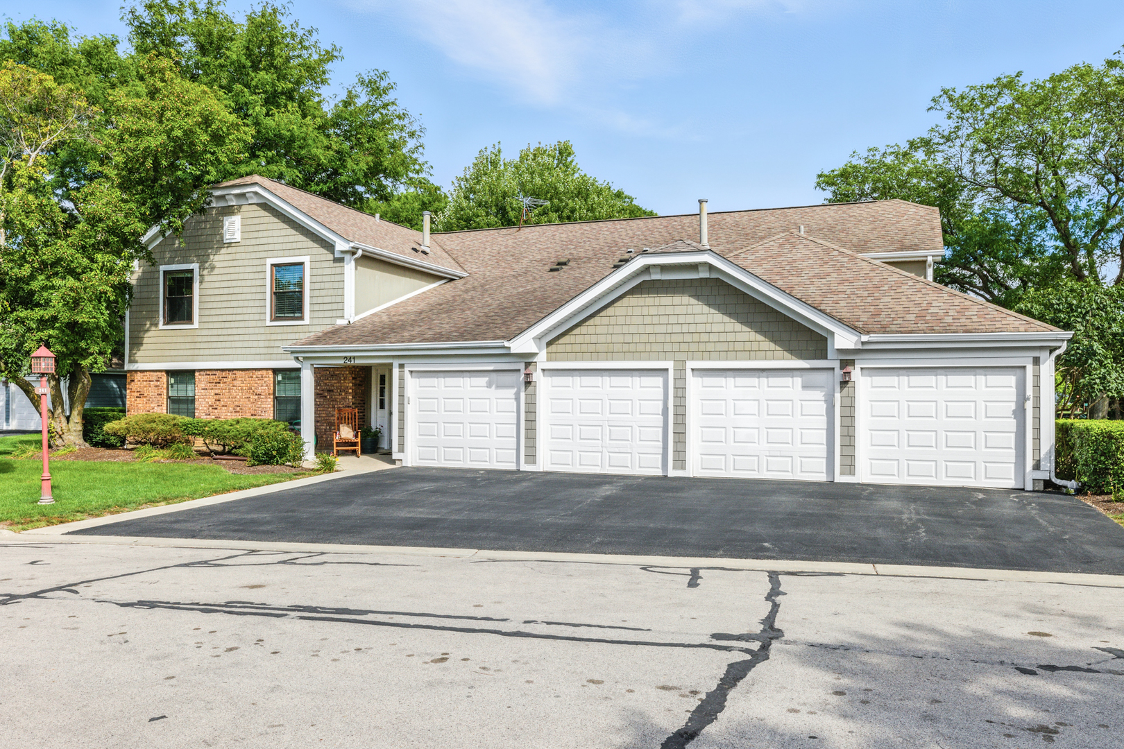 241 Deerpath Court #B2, Schaumburg, IL 60193