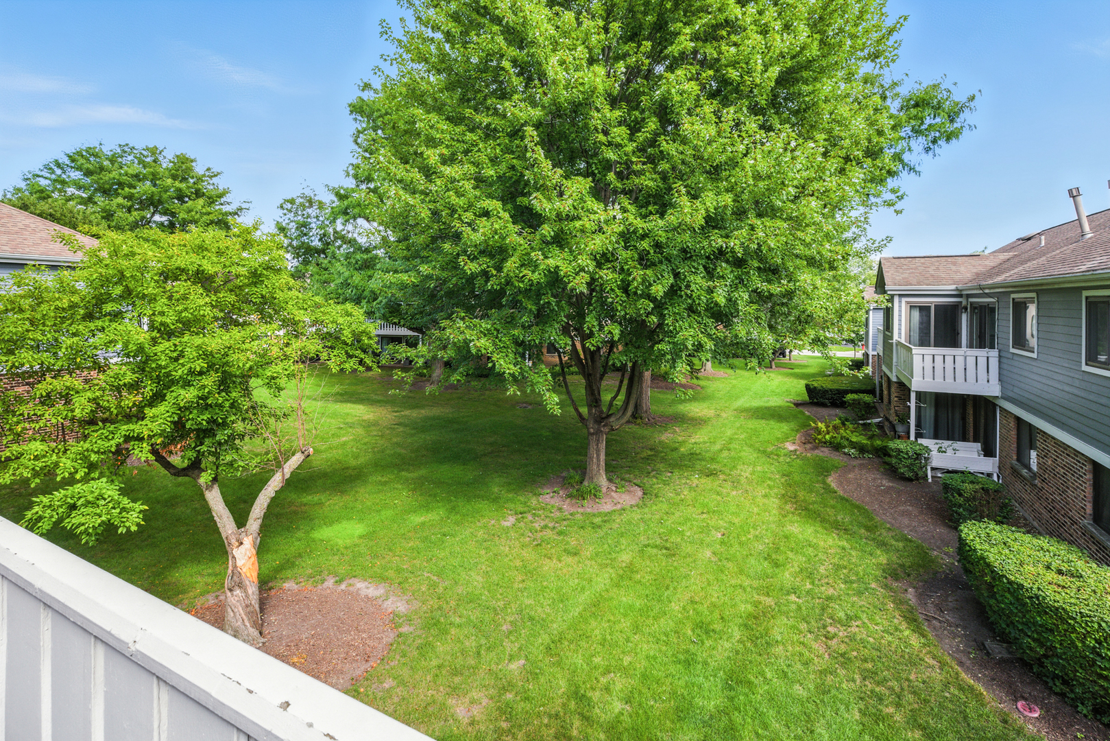 241 Deerpath Court #B2, Schaumburg, IL 60193