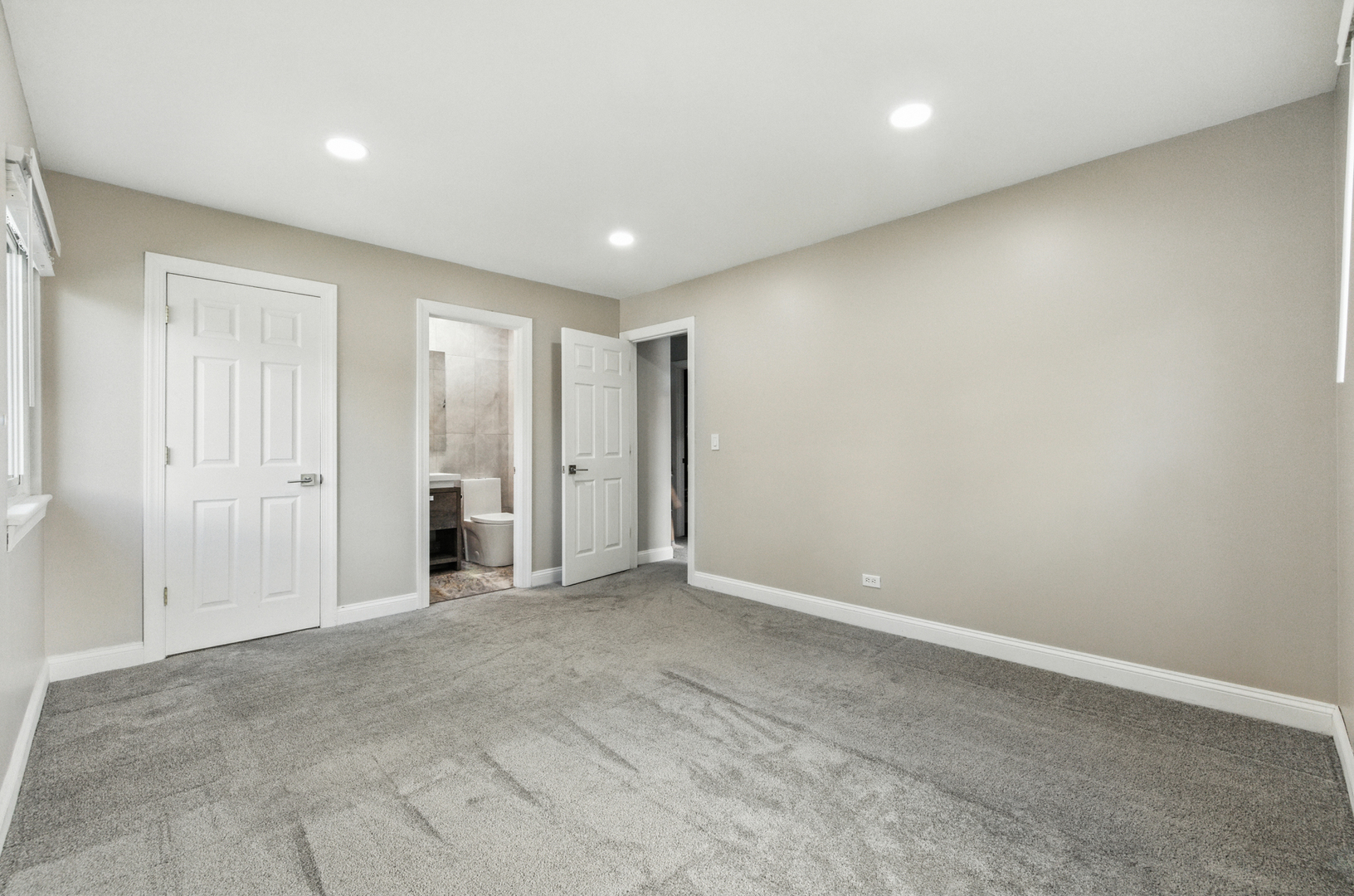 241 Deerpath Court #B2, Schaumburg, IL 60193