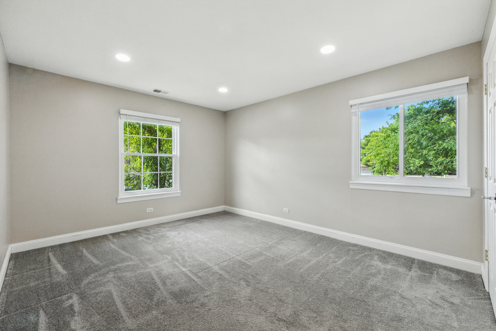 241 Deerpath Court #B2, Schaumburg, IL 60193