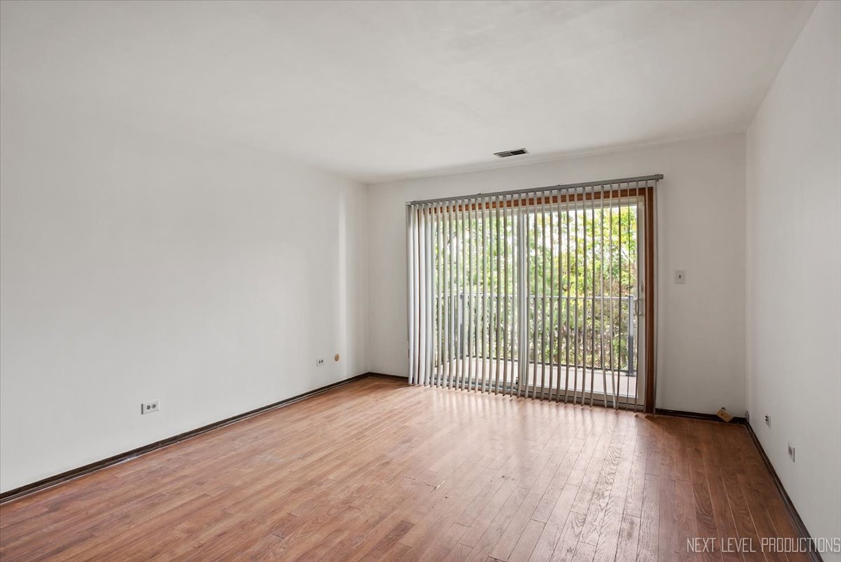 7000 Sussex Court #204, Woodridge, IL 60517