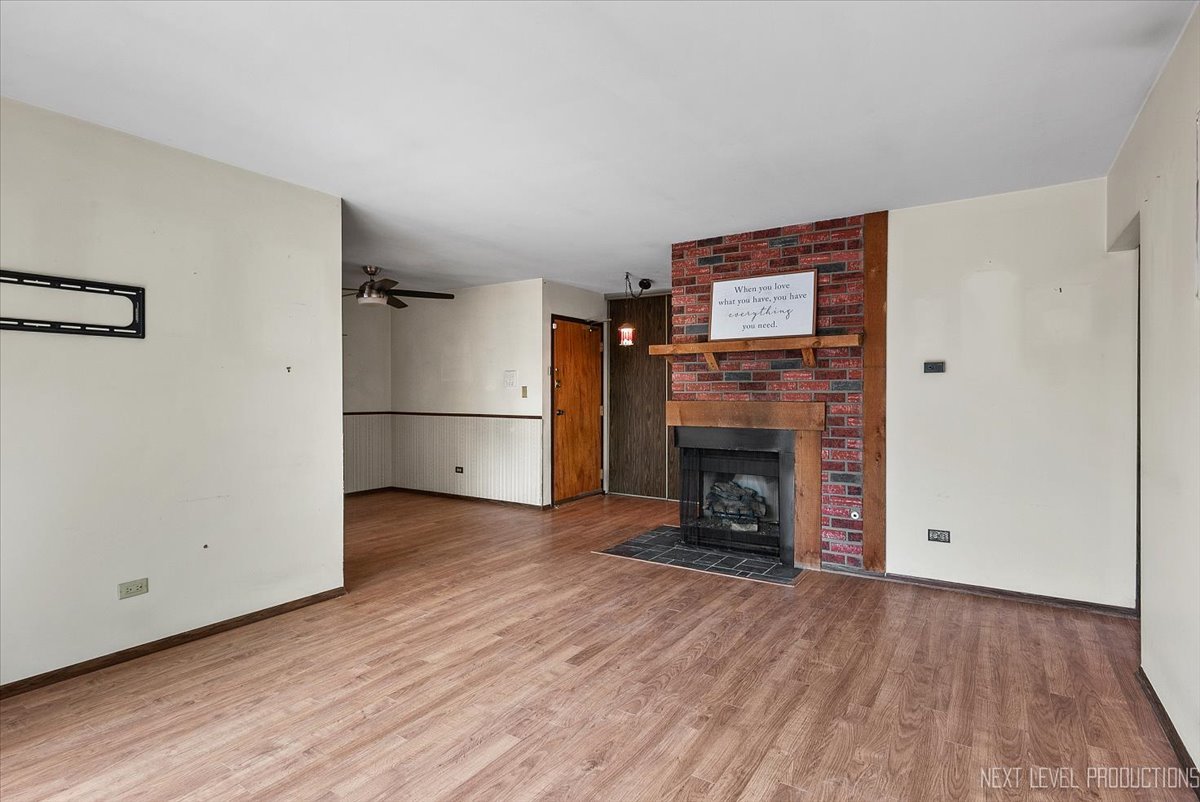 7000 Sussex Court #204, Woodridge, IL 60517