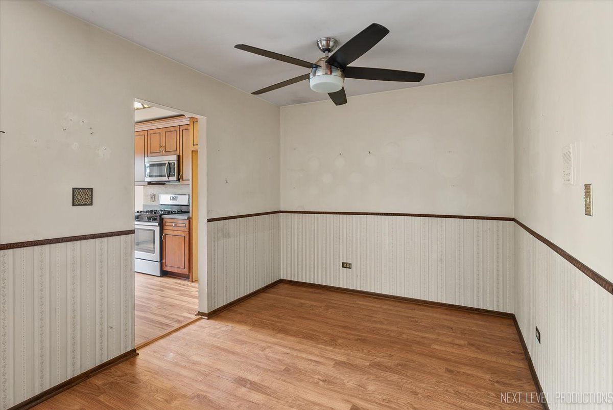 7000 Sussex Court #204, Woodridge, IL 60517