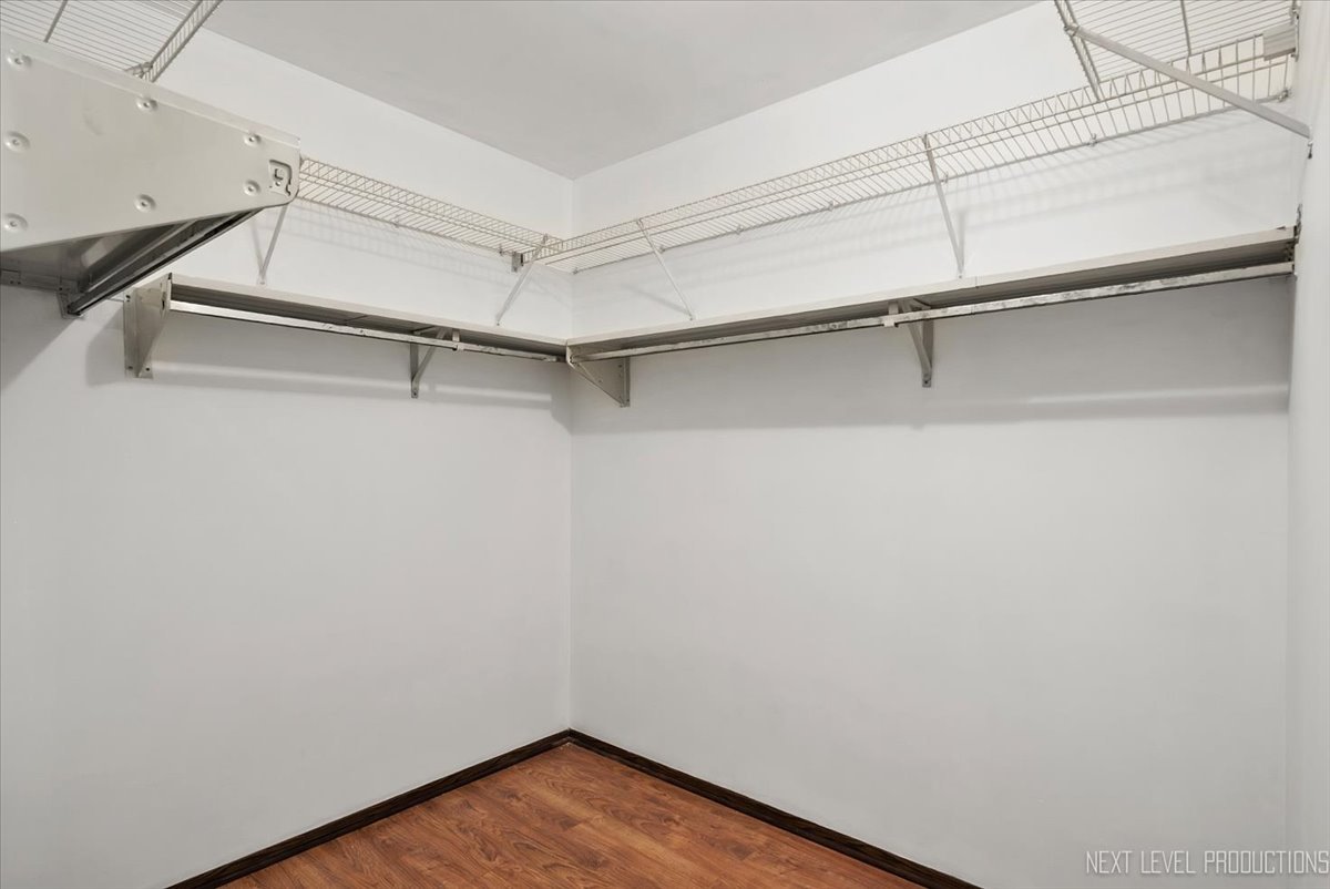 7000 Sussex Court #204, Woodridge, IL 60517