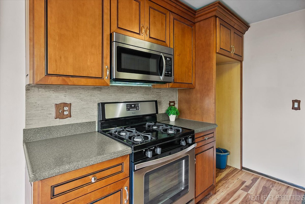 7000 Sussex Court #204, Woodridge, IL 60517