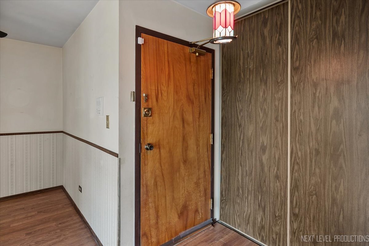 7000 Sussex Court #204, Woodridge, IL 60517