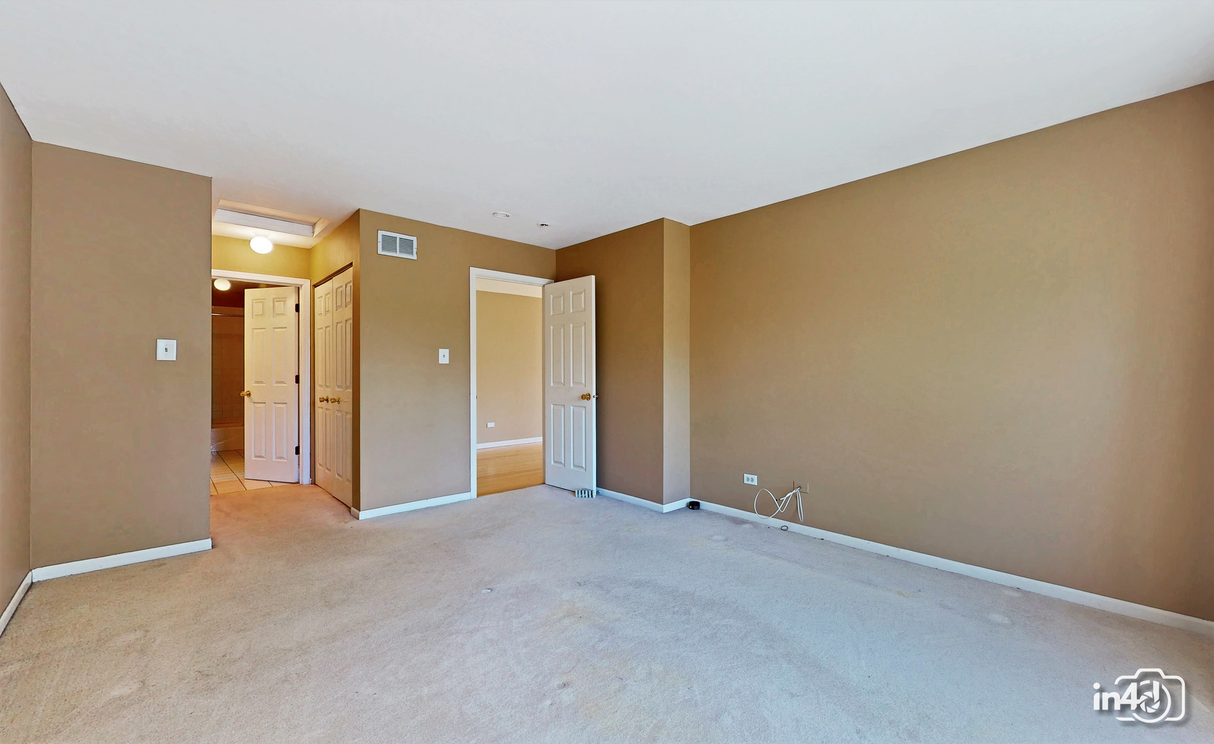 1319 SUGAR Court #1319, Naperville, IL 60563