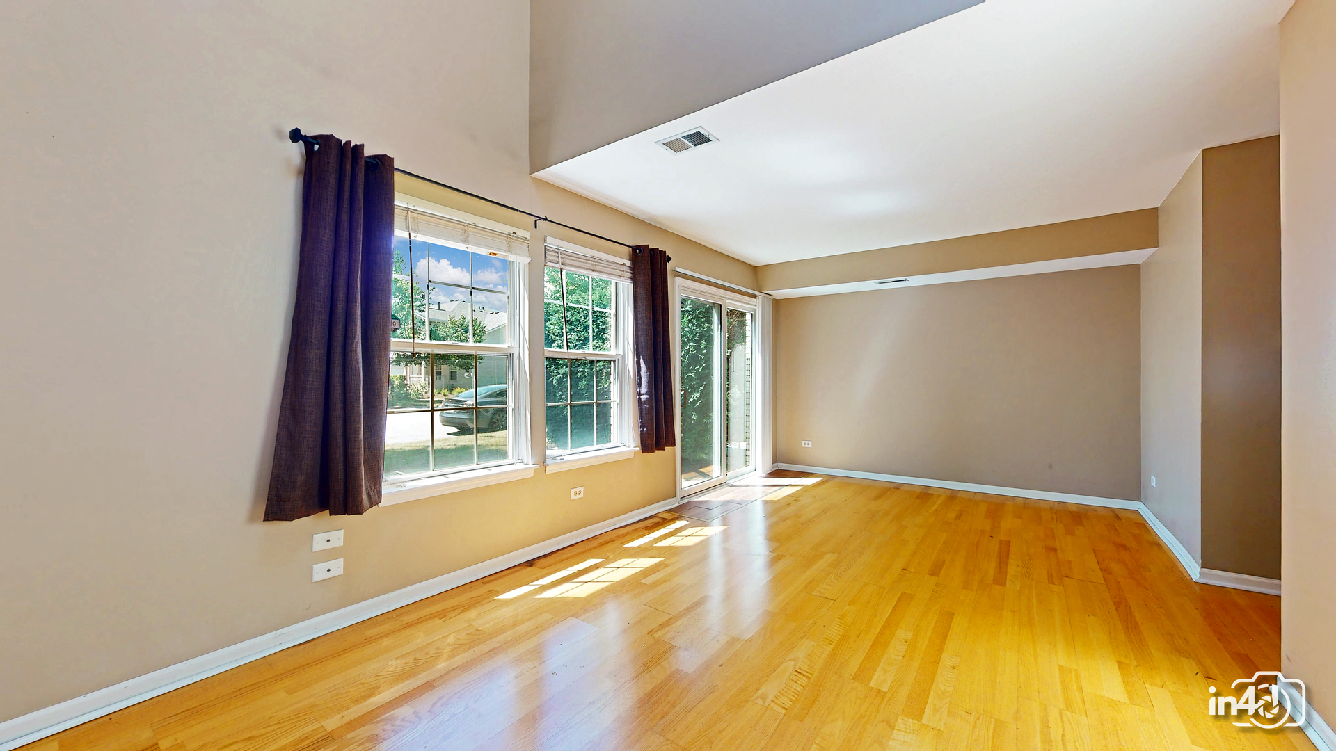 1319 SUGAR Court #1319, Naperville, IL 60563