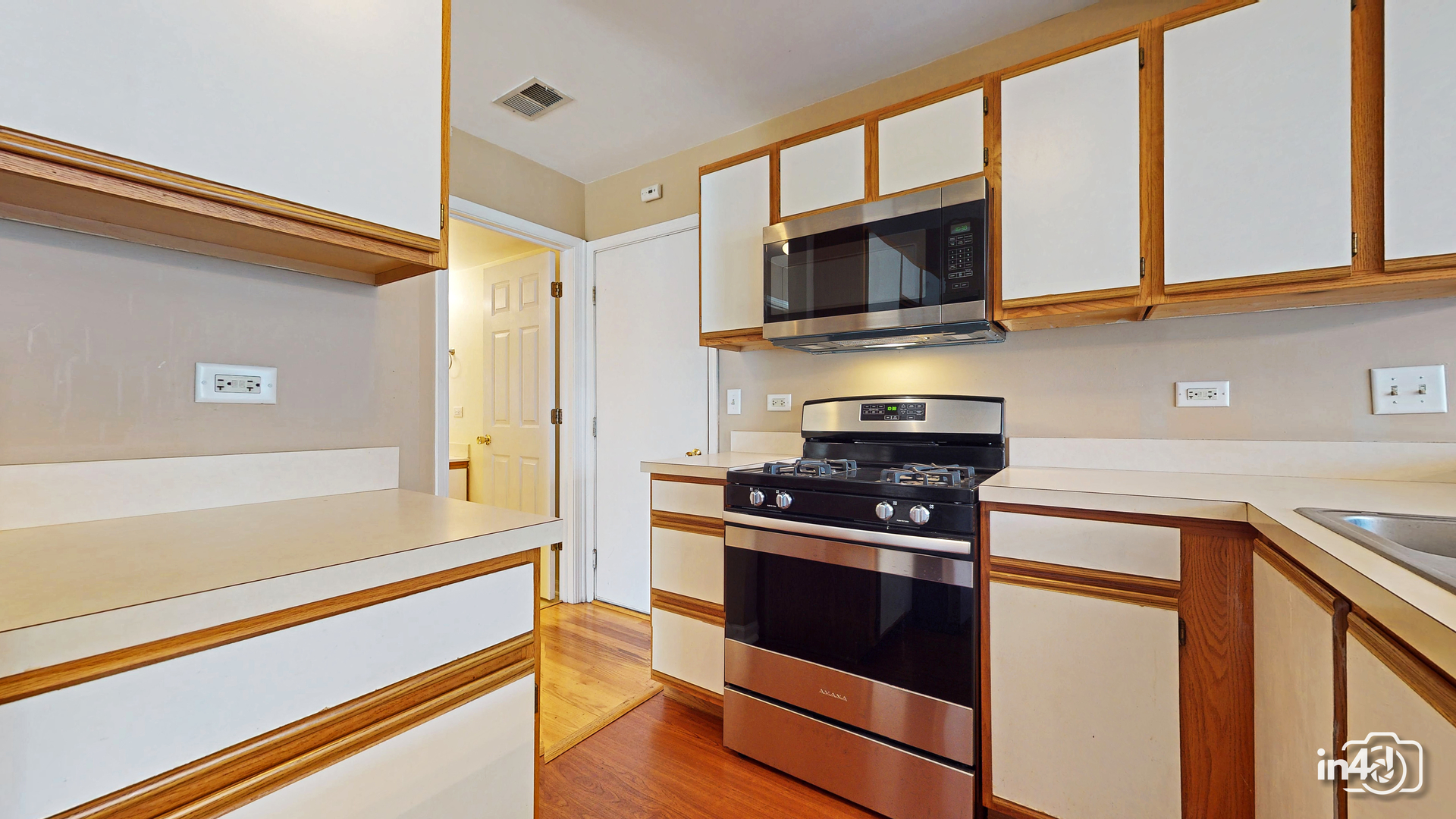 1319 SUGAR Court #1319, Naperville, IL 60563