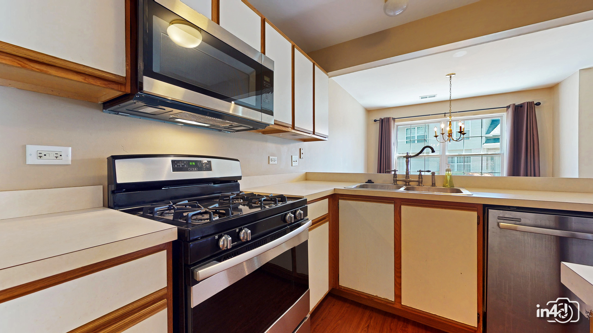 1319 SUGAR Court #1319, Naperville, IL 60563