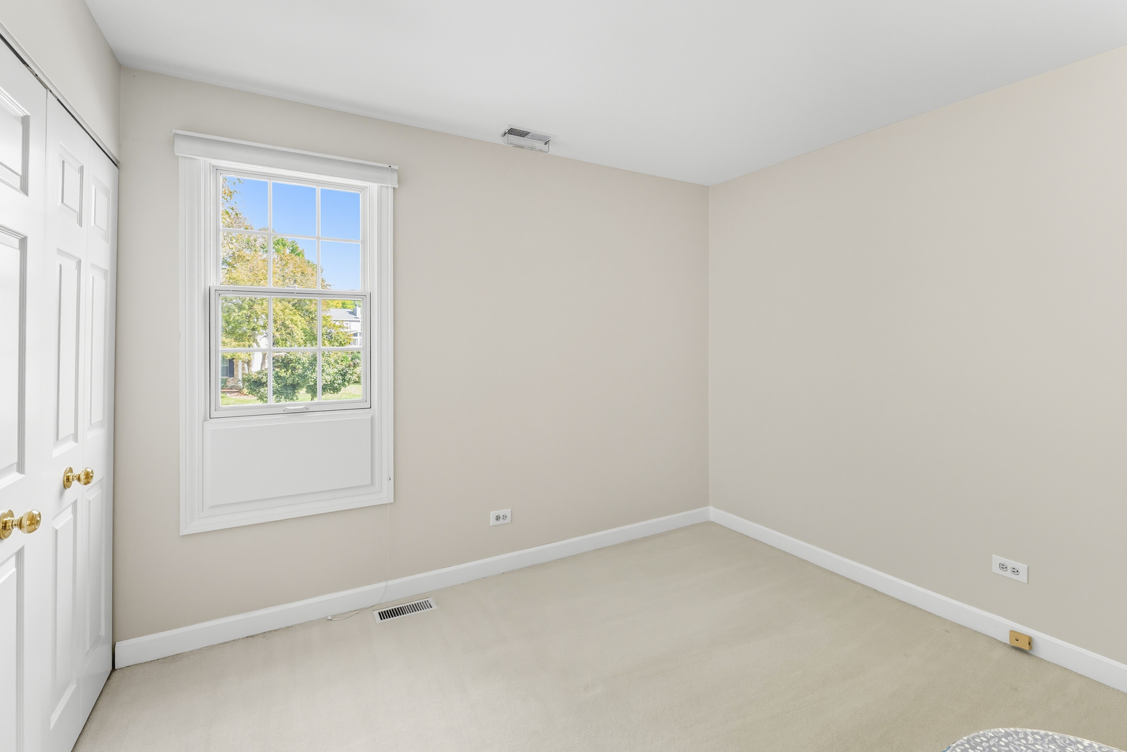 454 Willington Drive, Schaumburg, IL 60194