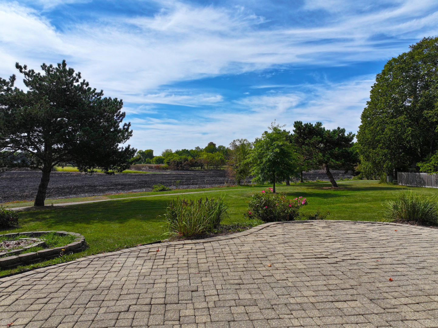 454 Willington Drive, Schaumburg, IL 60194