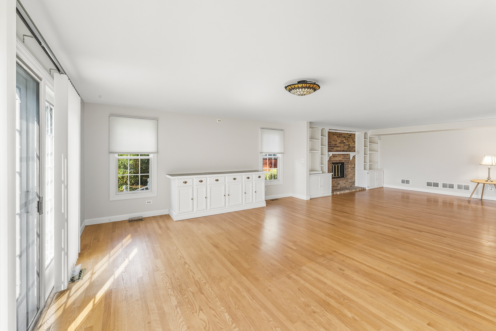 454 Willington Drive, Schaumburg, IL 60194