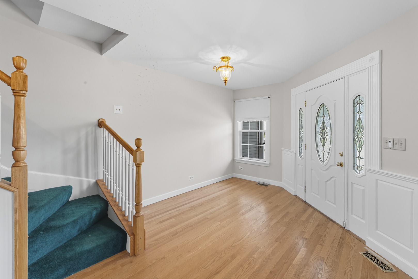 454 Willington Drive, Schaumburg, IL 60194