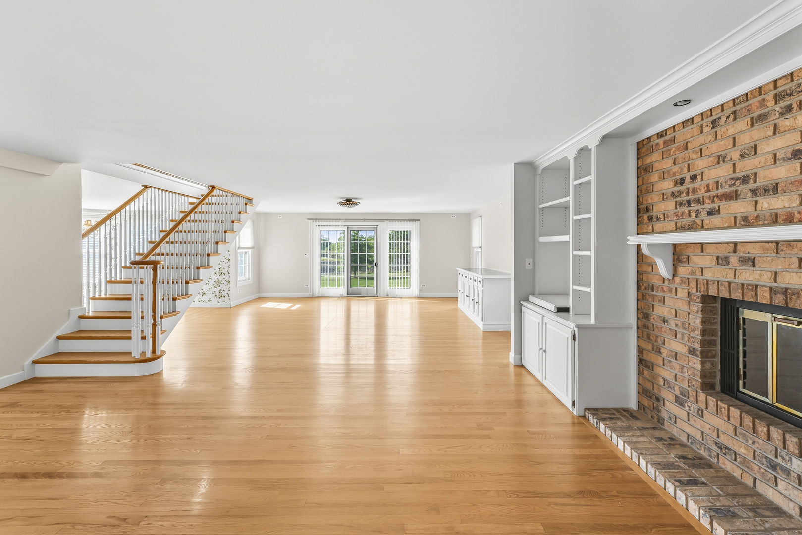 454 Willington Drive, Schaumburg, IL 60194