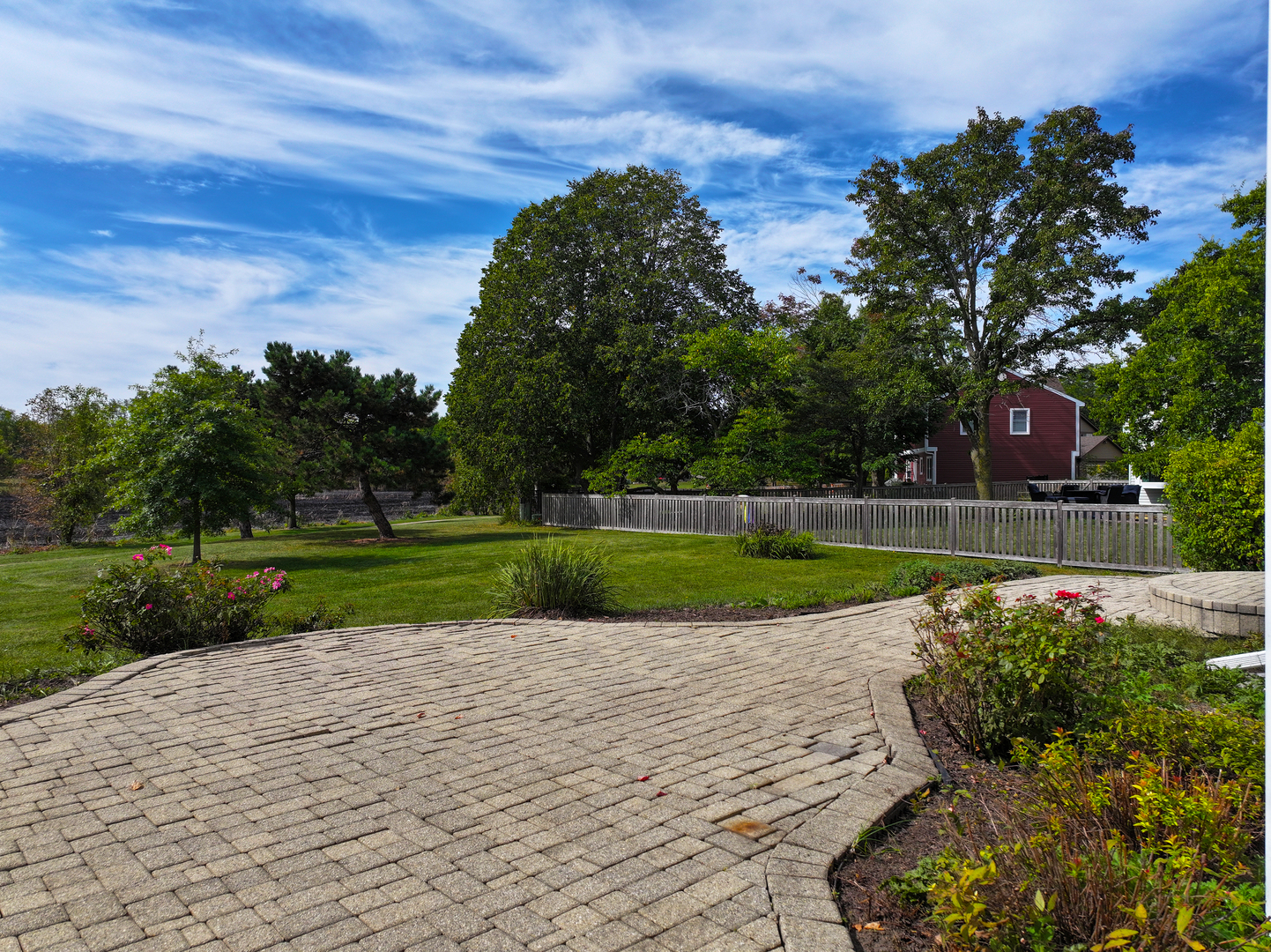 454 Willington Drive, Schaumburg, IL 60194