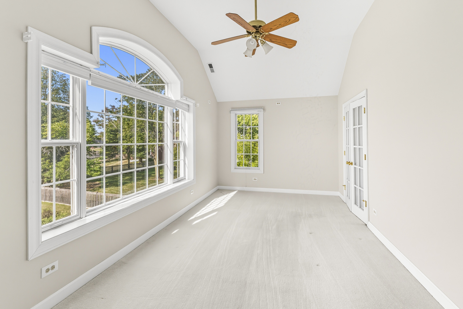 454 Willington Drive, Schaumburg, IL 60194